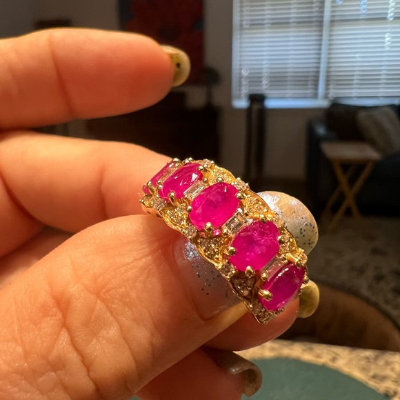 Brand new EFFY 14 K gold 5 ruby and diamond ring - Picture 3 of 11